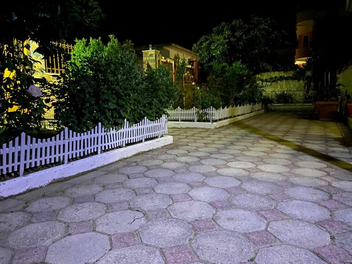 Raisa Guesthouse 12 Berat Exteriér fotografie