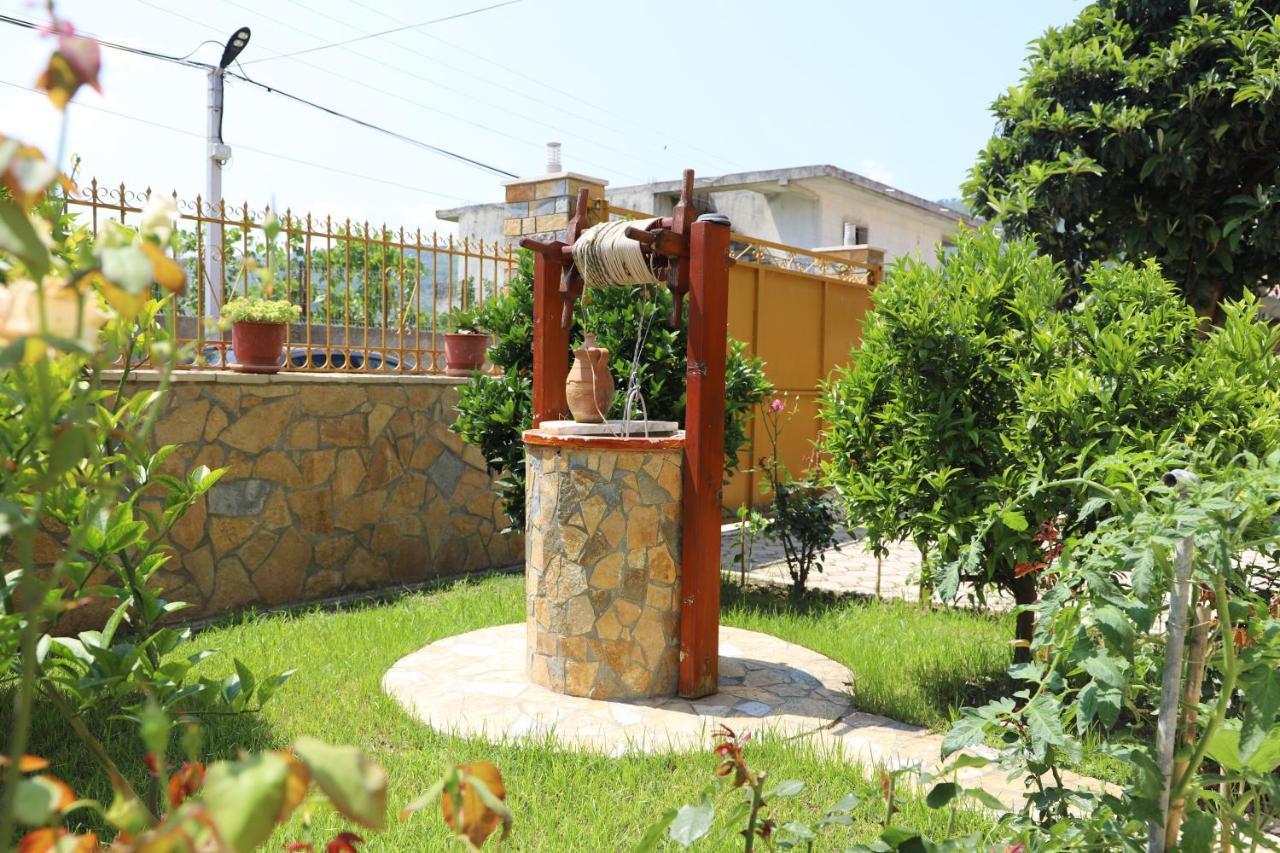 Raisa Guesthouse 12 Berat Exteriér fotografie
