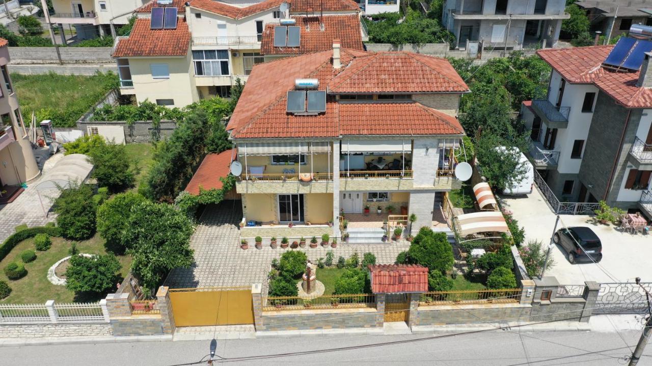 Raisa Guesthouse 12 Berat Exteriér fotografie
