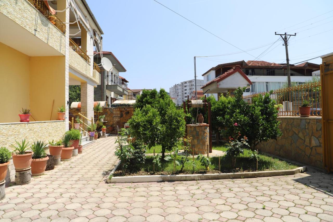 Raisa Guesthouse 12 Berat Exteriér fotografie