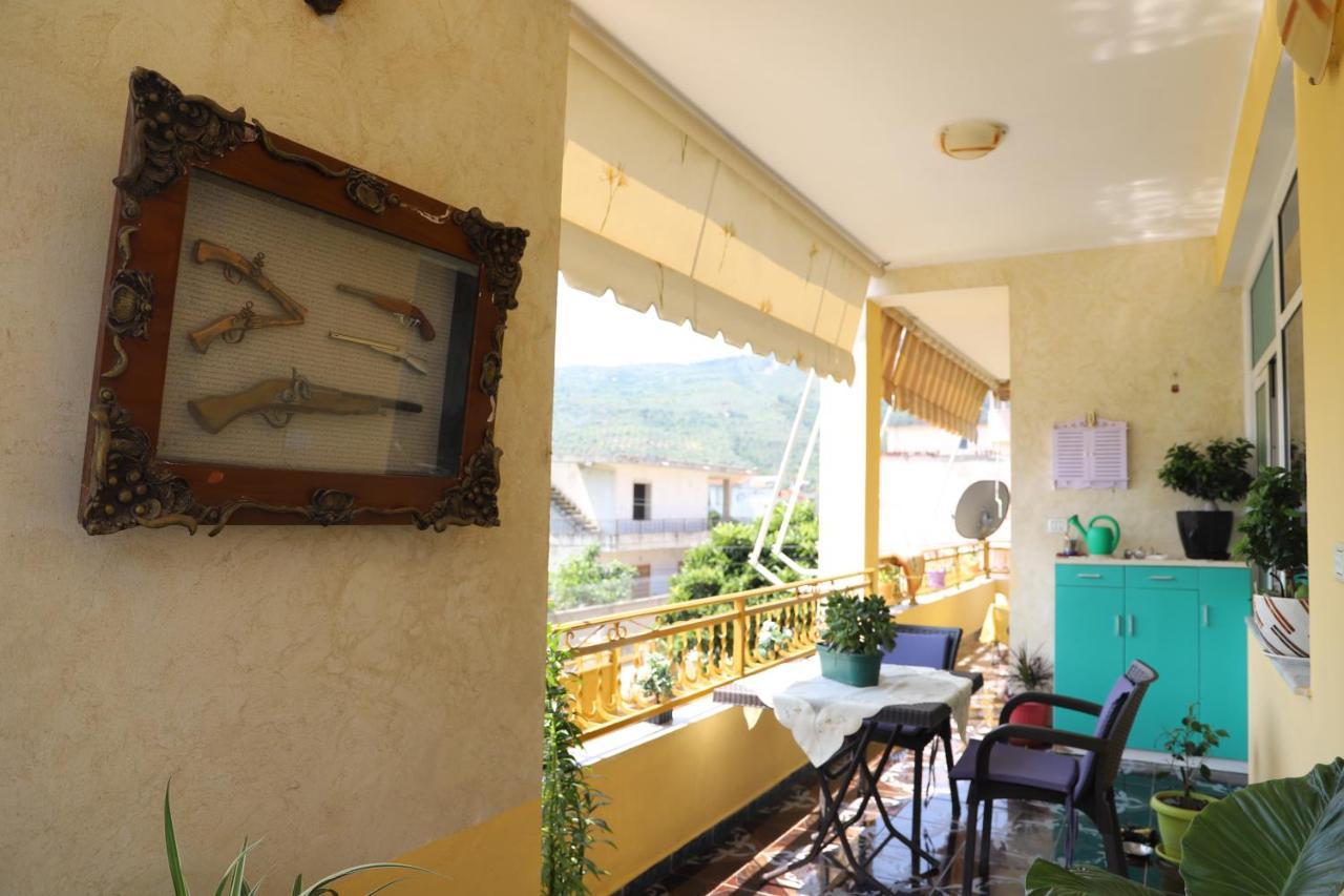 Raisa Guesthouse 12 Berat Exteriér fotografie